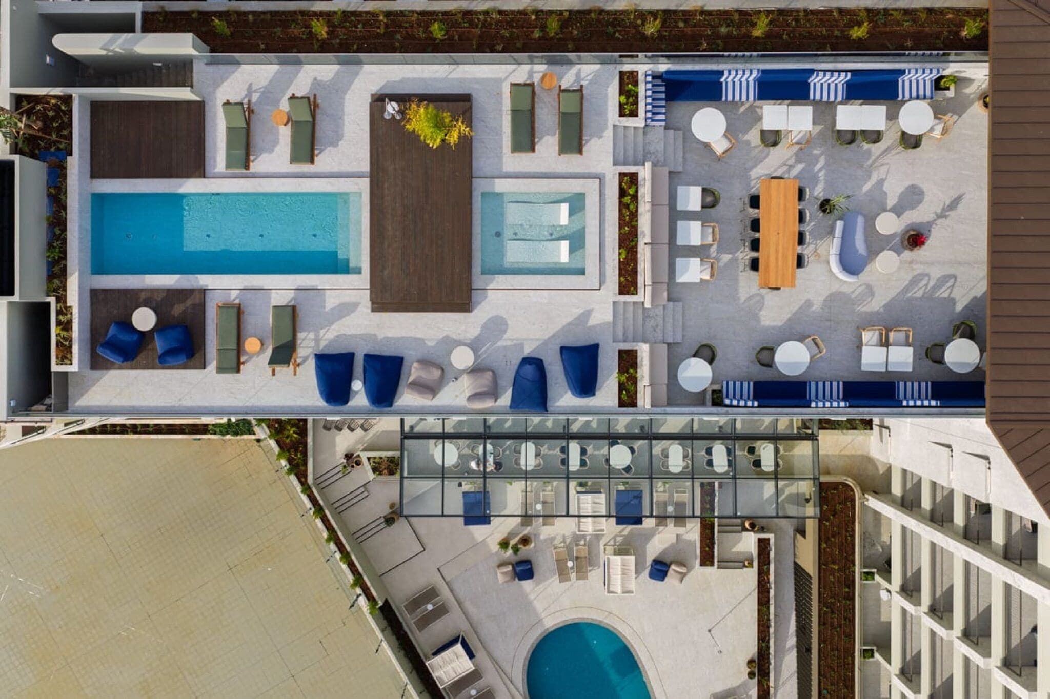 Piscine couverte, 2 piscines extérieures