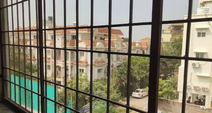 great couplefriendly family2BHK JubileeHills Rd33