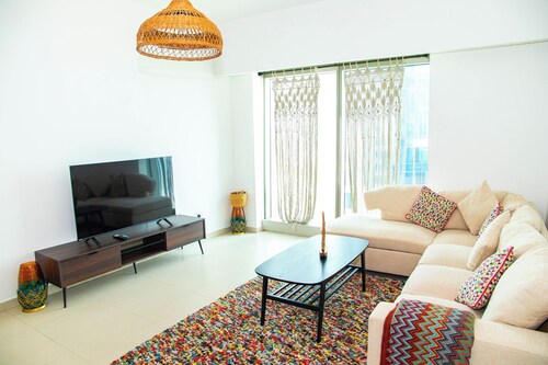 Bloomfields Cozy 1BR in Gate Tower