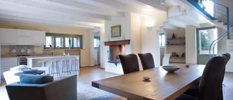 Villa | Living area