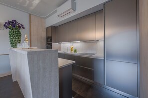 Mikrowelle, Ofen, Herdplatte, Geschirrspüler