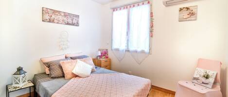9 habitaciones, tabla de planchar con plancha y wifi