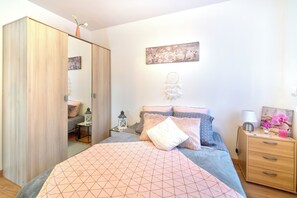 9 camere, ferro/asse da stiro, Wi-Fi