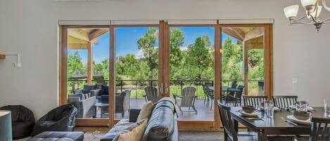 TV connectée, cheminée