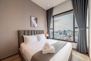 Presidential Suite, 3 Bedrooms, Club Lounge Access, City View | Egyptian cotton sheets, premium bedding, down comforters - Emily Madison Luxury Ho Chi Minh Center (Ho Chi Minh City)