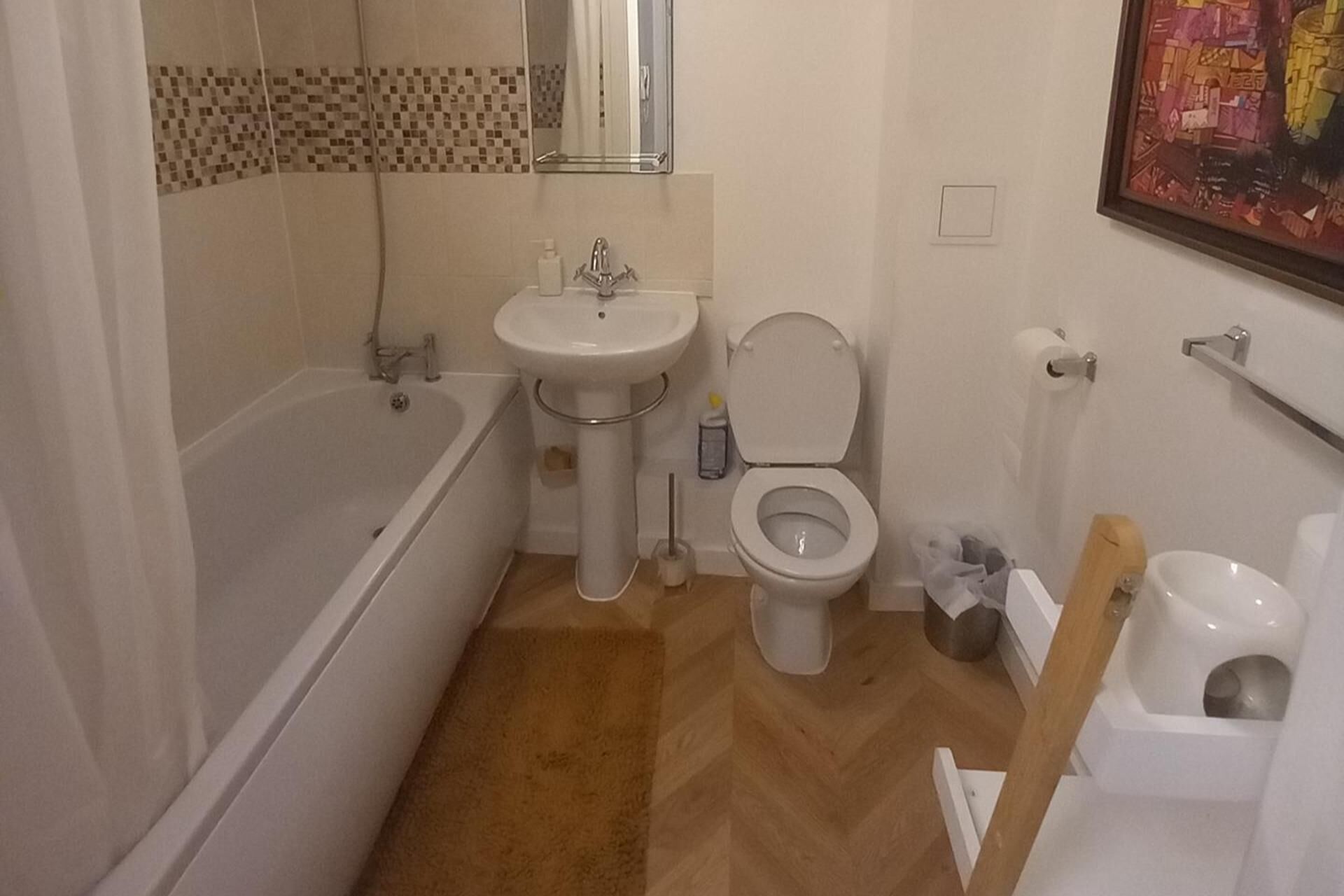 Combined shower/bathtub, deep-soaking bathtub, hair dryer, towels