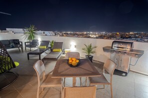 Outdoor dining - D Pool Top (L-Imsida)