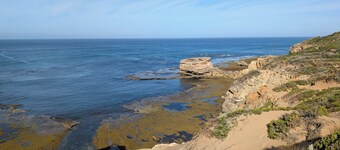 Cosy, comfortable and expansive decks, easy walk from Blairgowrie shops