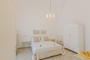 Fer et planche à repasser, lit parapluie, Wi-Fi gratuit