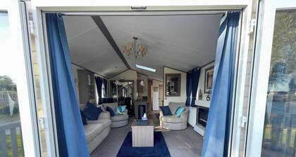 Lakeside 2 Bedroom Caravan