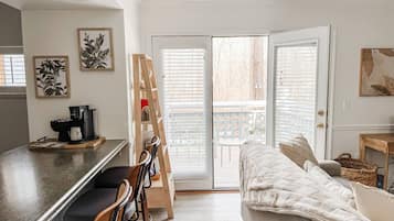 Smart TV, fireplace, offices