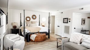 1 soverom, skrivebord, strykejern/-brett og wi-fi (inkludert)