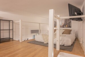 1 habitación, tabla de planchar con plancha y wifi gratis 