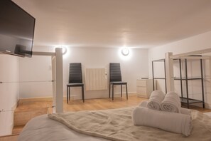 1 habitación, tabla de planchar con plancha y wifi gratis 