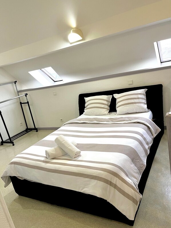 1 bedroom, iron/ironing board, free WiFi, bed sheets