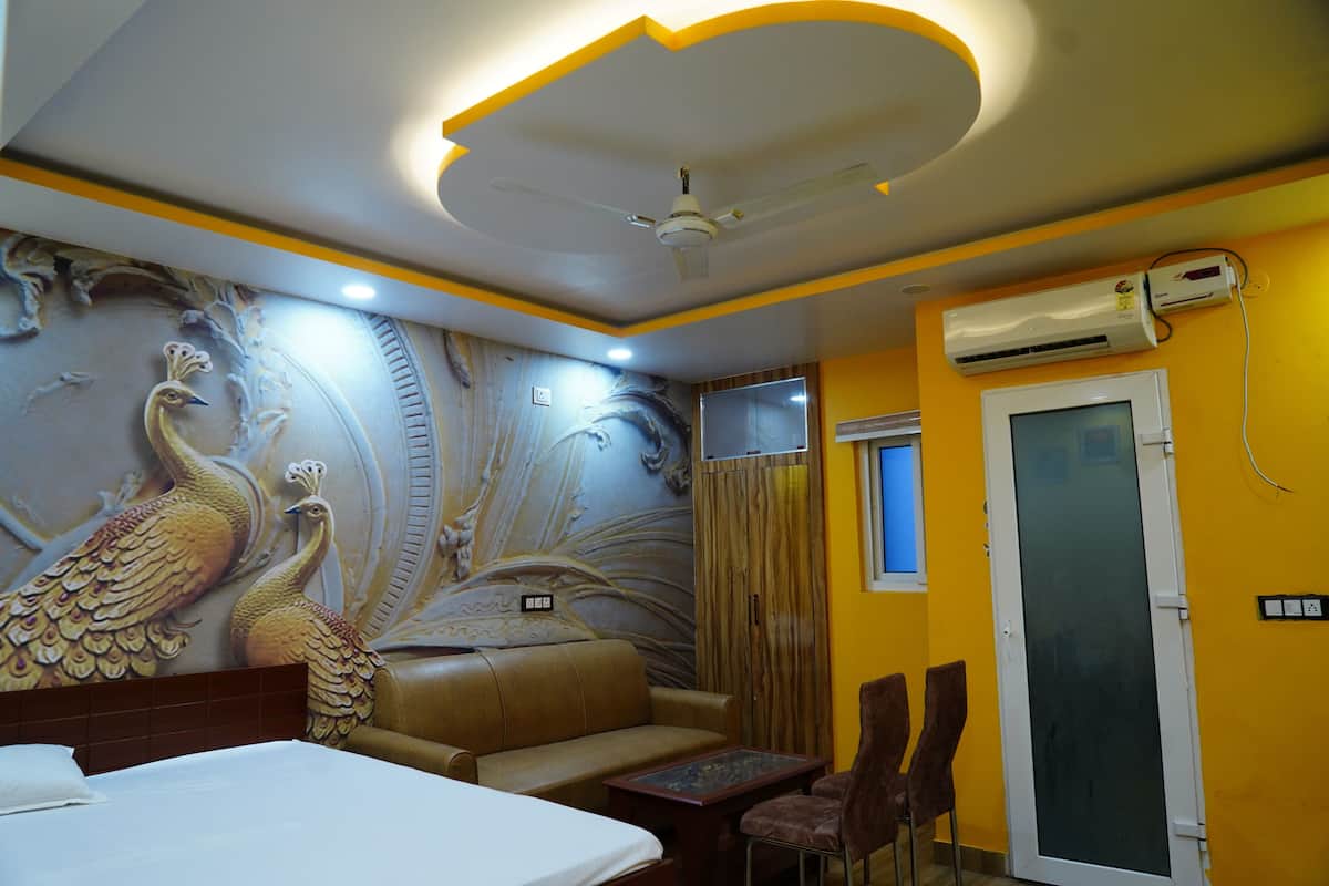 Deluxe Double Room, City View | Desk, laptop workspace, iron/ironing board, free WiFi