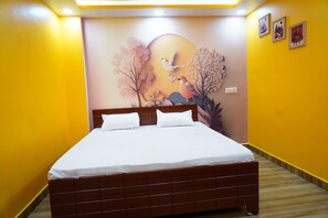 Deluxe Double Room, City View | Desk, laptop workspace, iron/ironing board, free WiFi - KAUSHIKI GARDEN (Patna)