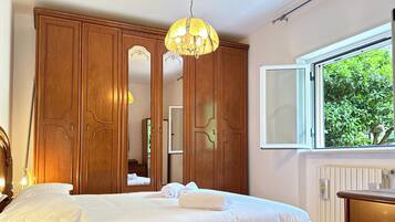 2 camere, ferro/asse da stiro, Wi-Fi gratuito, lenzuola