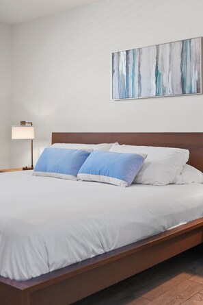 3 室のベッドルーム、アイロン / アイロン台、WiFi (無料)、ベッドシーツ