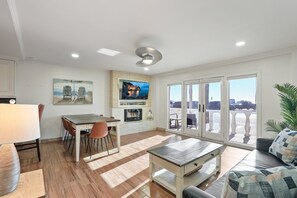 Televisor intel·ligent i llar de foc 