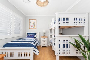 5 dormitorios, tabla de planchar con plancha, wifi y ropa de cama