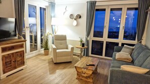 Télévision, lecteur de DVD, chaîne hi-fi