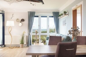 Fernseher, DVD-Player, Stereoanlage