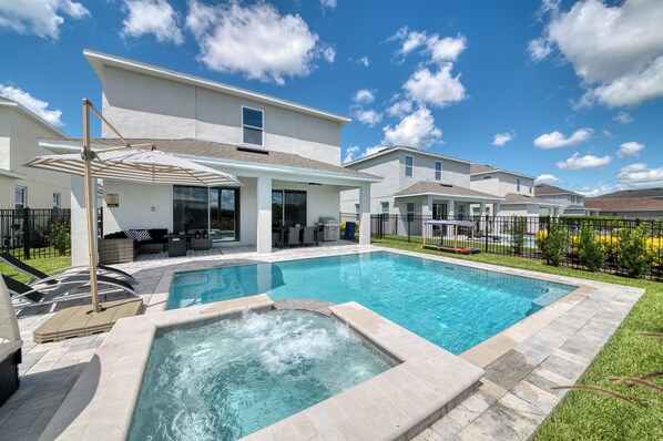 屋外プール、温水プール