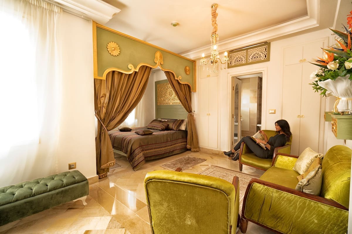 Deluxe Double Room, Bathtub | In-room safe, free WiFi