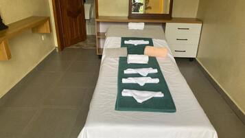 1 bedroom, iron/ironing board, WiFi