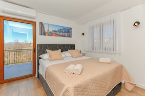 4 chambres, fer et planche à repasser, Wi-Fi gratuit, draps fournis