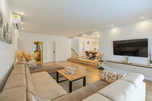 Villa | Living area