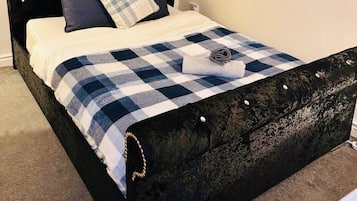 House | 2 bedrooms, iron/ironing board, free WiFi, bed sheets