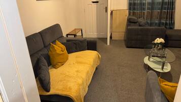 ํ์ฐ์ค | ๊ฑฐ์ค ๊ณต๊ฐ | TV