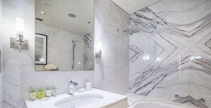 Studio, City View | Bathroom - LUX  The EMAAR Fashion Avenue Studio 2 (Dubai)