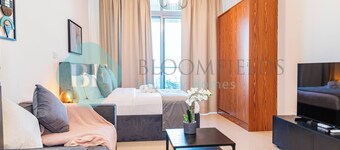 Bloomfields Stylish STU in Julphar Al Reem