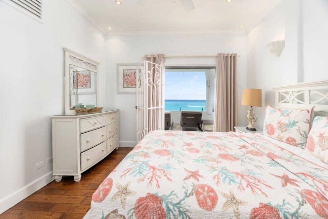 7 bedrooms, in-room safe, iron/ironing board, free WiFi