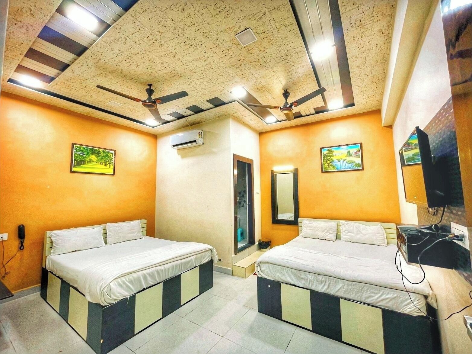 Family Room | Soundproofing, free WiFi, bed sheets