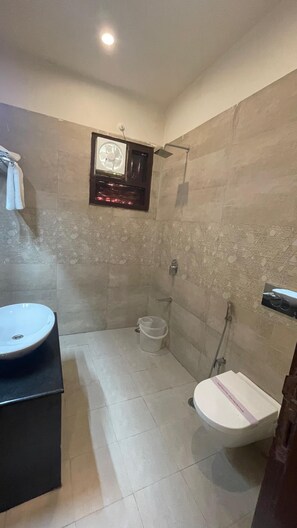 Premium Double or Twin Room, Pool View | Bathroom - Crestmont Manral Resort Jim Corbett (Ramnagar)