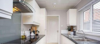 Vacant Nests - The Melrose | Beach | Free Parking