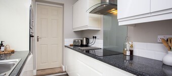 2 Minute walk to beach