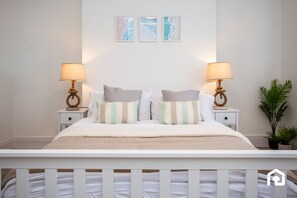 3 dormitoris, escriptori, planxa i posts de planxar i wifi gratuïta