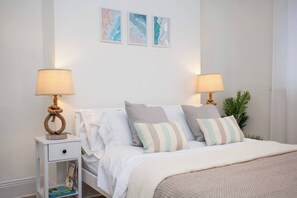 3 habitaciones, escritorio, tabla de planchar con plancha y wifi gratis