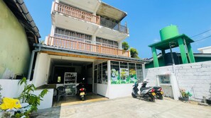 Exterior - Lyons Villa (Talpe)