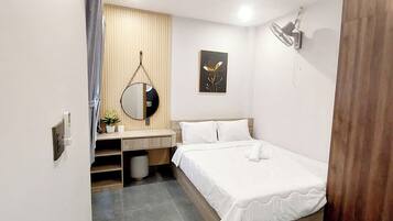 Townhome | 3 bedrooms, laptop workspace, blackout drapes, iron/ironing board