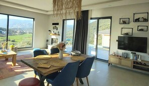 Dining - A villa with panoramic views in the middle of nature in a village close to Kaş (Antalya)