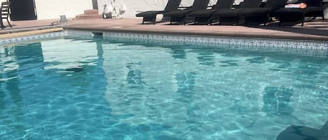 室外游泳池
