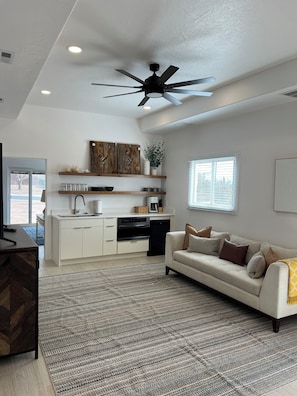 Smart TV, fireplace, DVD player