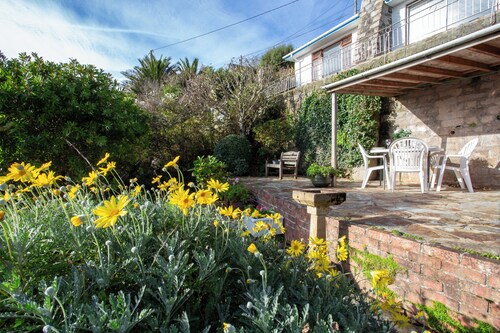 Cosy Cottage - Stunning Sea Views Over Coverack by Porthleven & Lizard Holidays
