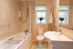 ヘアドライヤー、タオル、石鹸